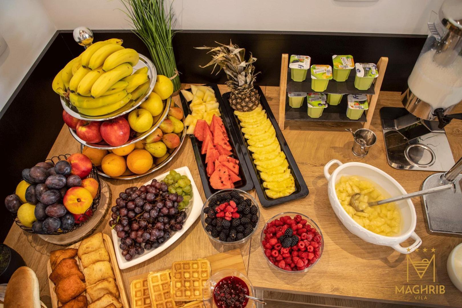 Maghrib Hotel 울친 외부 사진