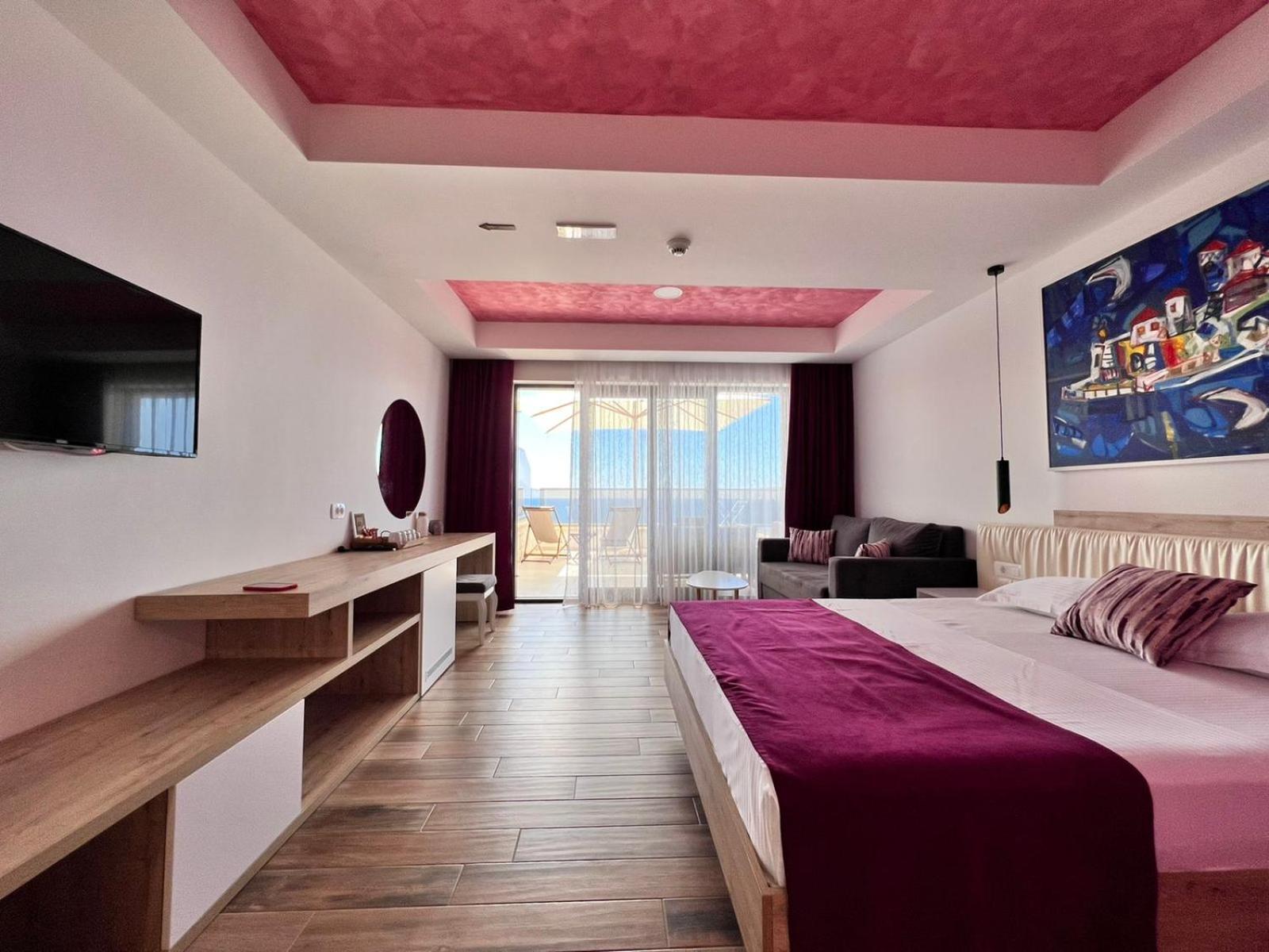 Maghrib Hotel 울친 외부 사진